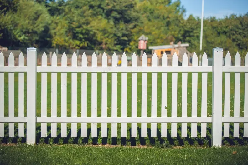 Choosing The Right Type Of Wood For Your Fence in Plantersville TX