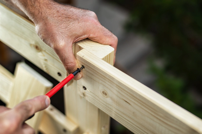 How Professional Fence Repair Can Fix Structural Weaknesses in Plantersville TX