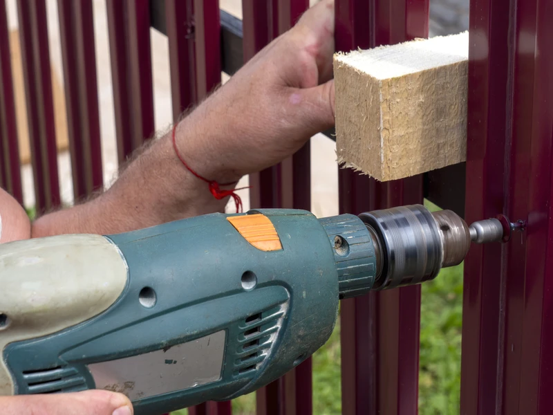What To Do When Your Fence Shows Signs Of Wear And Tear Plantersville TX