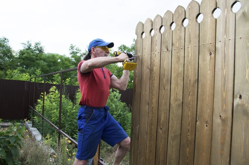 What To Do When Your Fence Shows Signs Of Wear And Tear in Plantersville TX